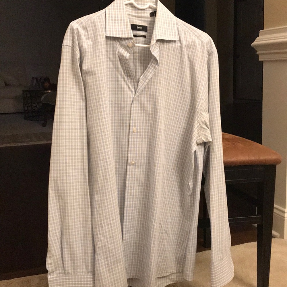Hugo Boss Men’s Dress Shirt size 16 1/2, 34/35